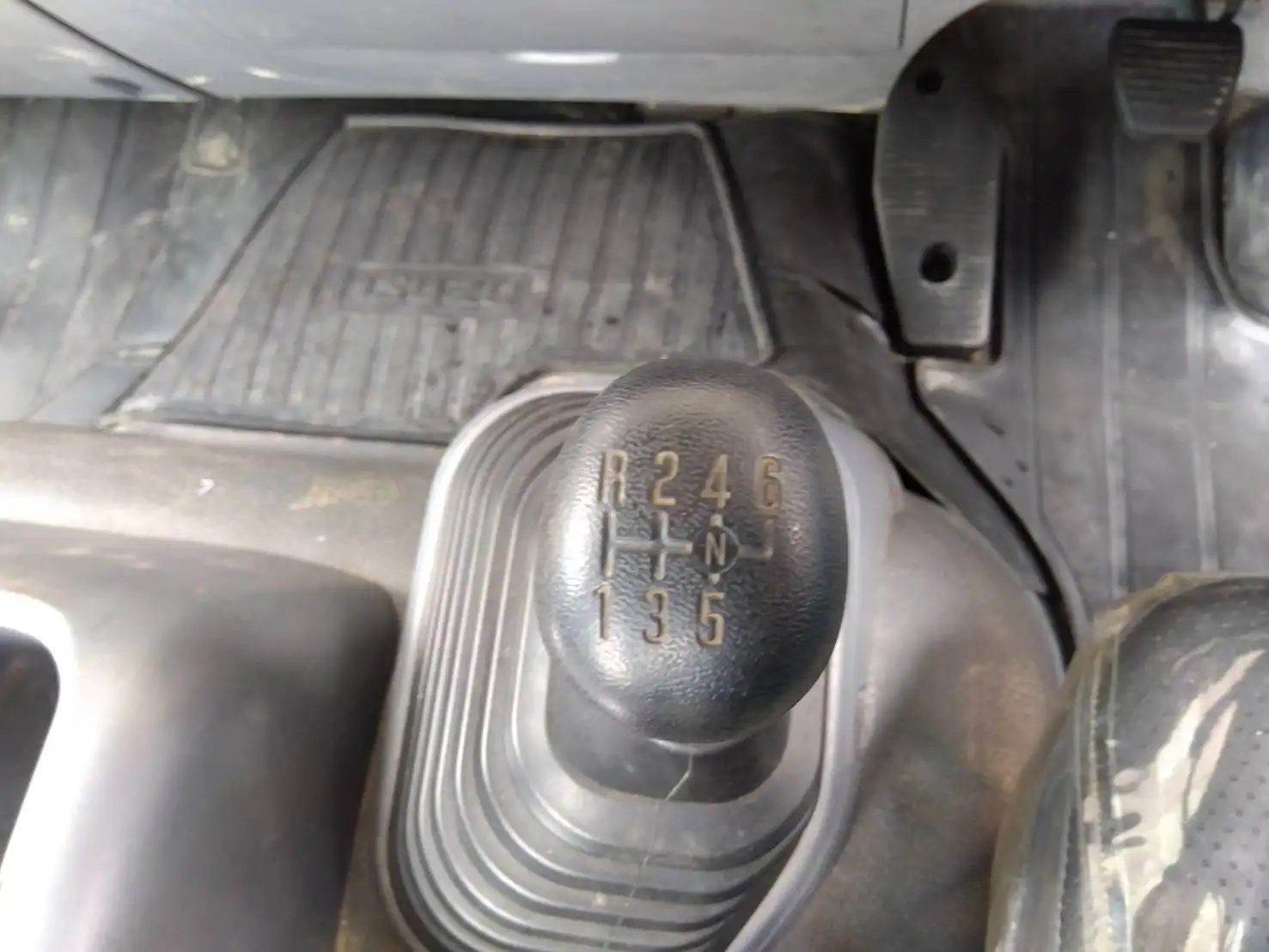いすゞ フォワード 中型/増トン タンク車 散水車 TKG-FRR90S1の中古トラック画像15