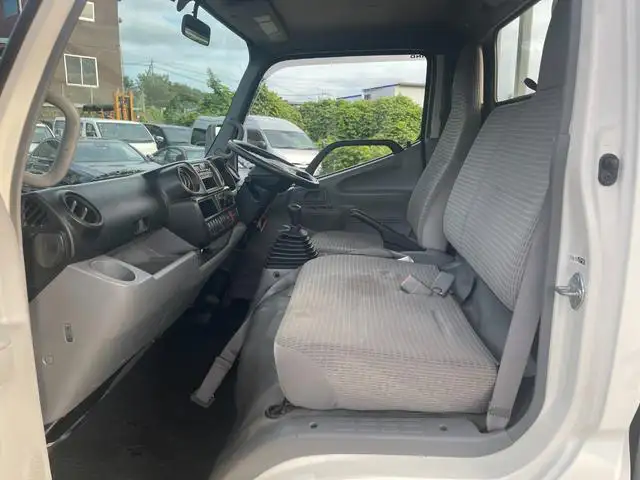 日野 デュトロ 小型 平ボディ  H23の中古トラック画像9