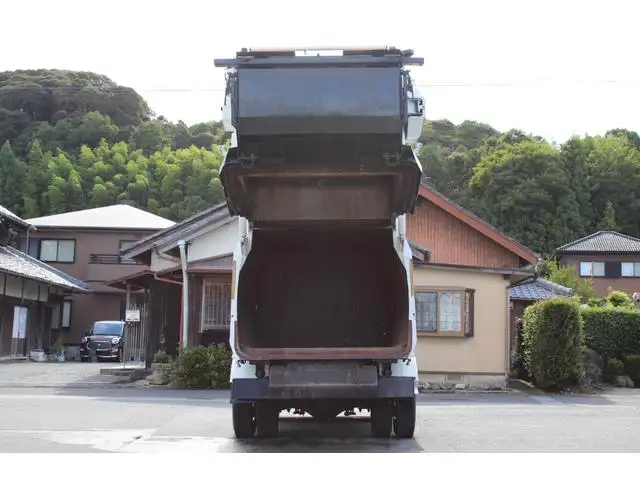いすゞ エルフ 小型 パッカー車 巻き込み式 回転ダンプ式の中古トラック画像4