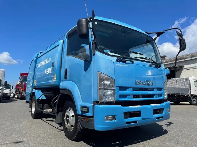 いすゞ フォワード 中型/増トン パッカー車 巻き込み式 回転ダンプ式の中古トラック画像2