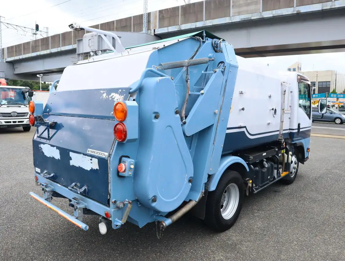 いすゞ エルフ 小型 パッカー車 巻き込み式 回転ダンプ式の中古トラック画像3
