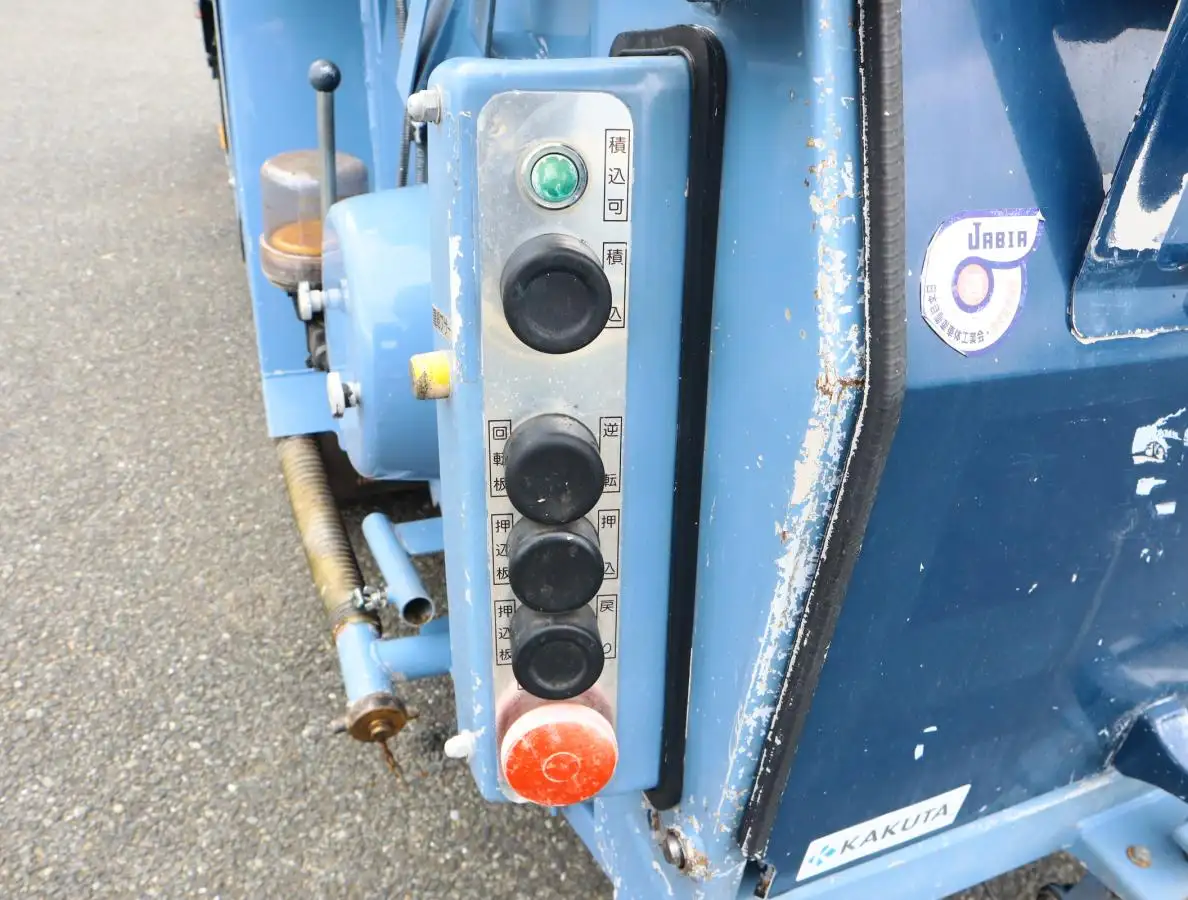 いすゞ エルフ 小型 パッカー車 巻き込み式 回転ダンプ式の中古トラック画像5