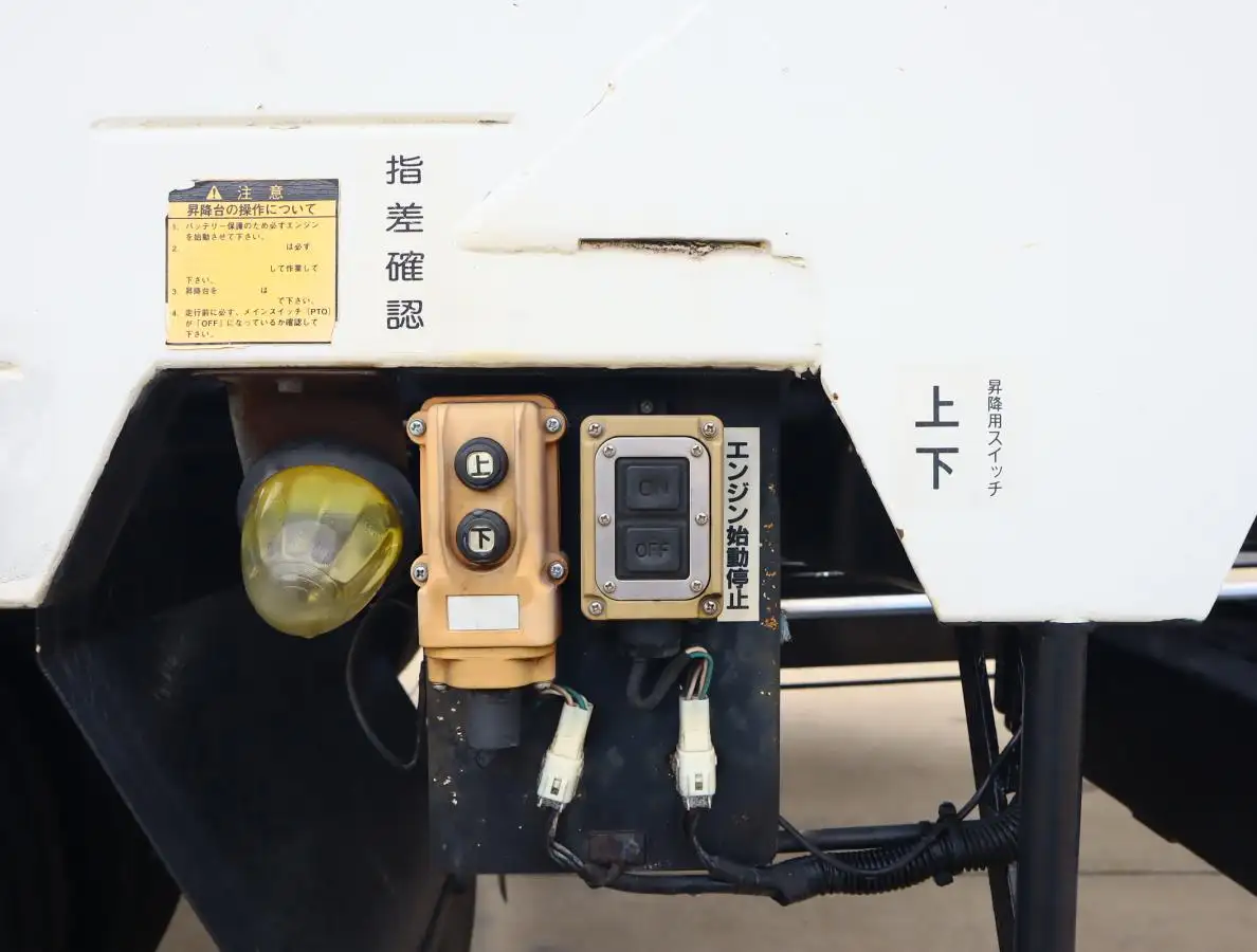 日野 レンジャー 中型/増トン 車両重機運搬 ADG-FC7JLWA H17の中古トラック画像3