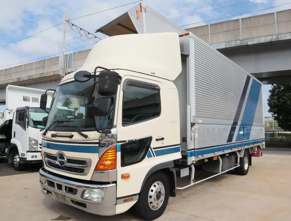 日野 レンジャー 中型/増トン ウイング ベッド SKG-FD7JLAAの中古トラック画像1
