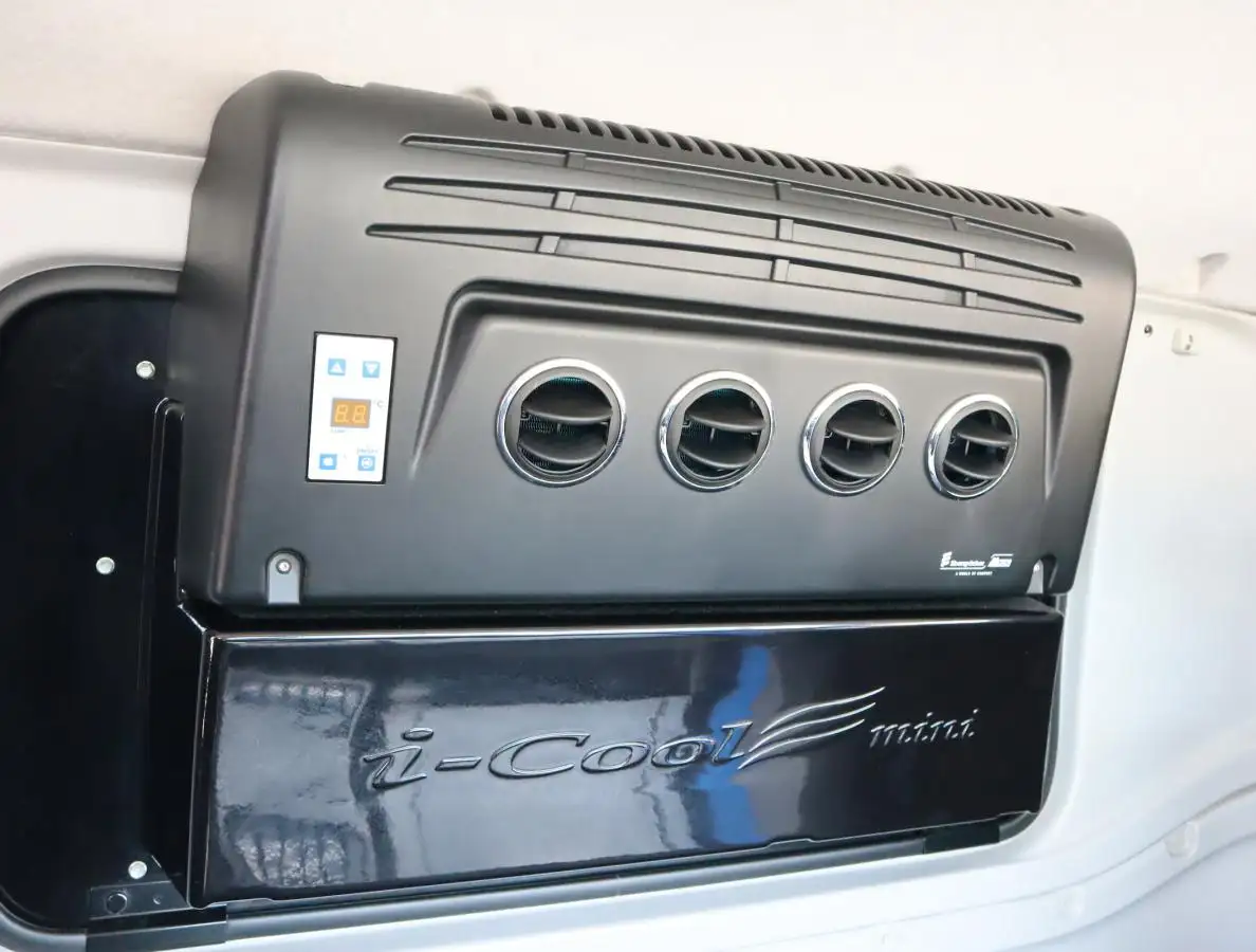いすゞ ギガ 大型 ウイング エアサス ベッドの中古トラック画像16