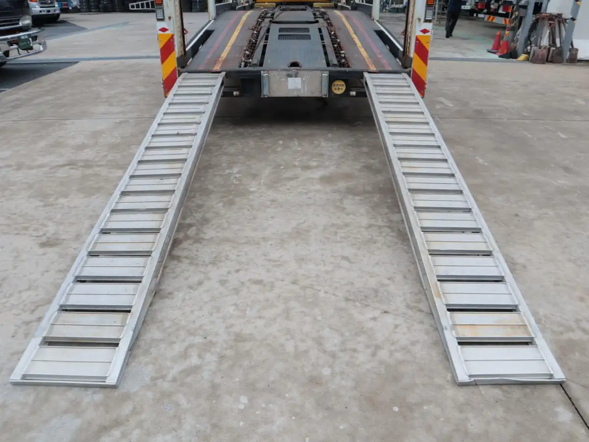 三菱 ファイター 中型/増トン 車両重機運搬 キャリアカー 2DG