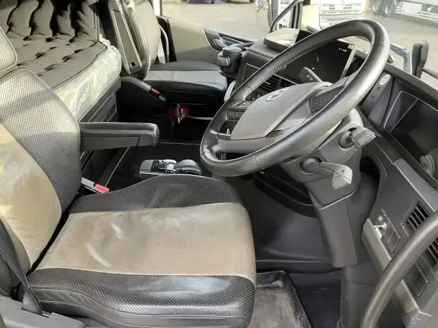 ボルボ トラック 大型 トラクター ハイルーフ エアサスの中古トラック画像6