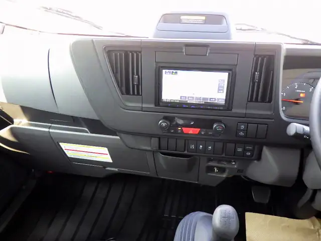 マツダ タイタン 小型 平ボディ 2RG-LMR88C R6の中古トラック画像13