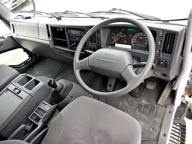 いすゞ フォワード 中型/増トン ウイング 幌ウイング ベッドの中古トラック画像8