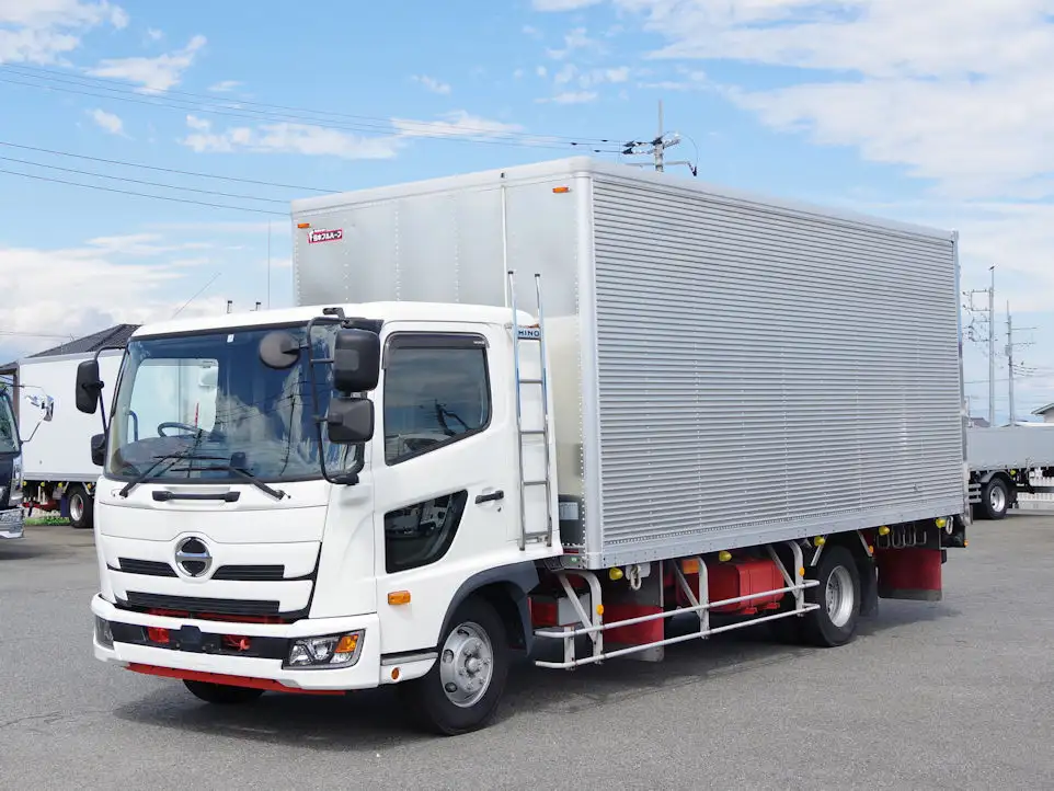 日野 レンジャー 中型/増トン アルミバン ベッド 2KG-FD2ABAの中古トラック画像1