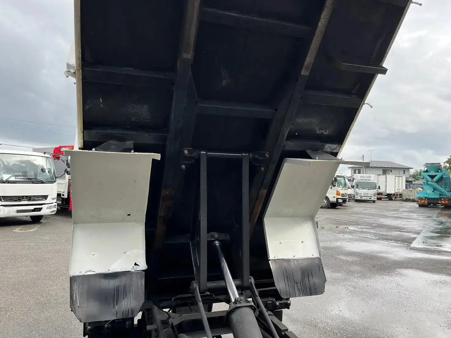 いすゞ エルフ 小型 ダンプ 土砂禁 ステンレス張りの中古トラック画像15