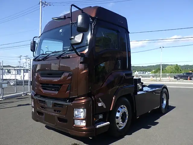 いすゞ ギガ 大型 トラクター ハイルーフ 1デフの中古トラック画像1