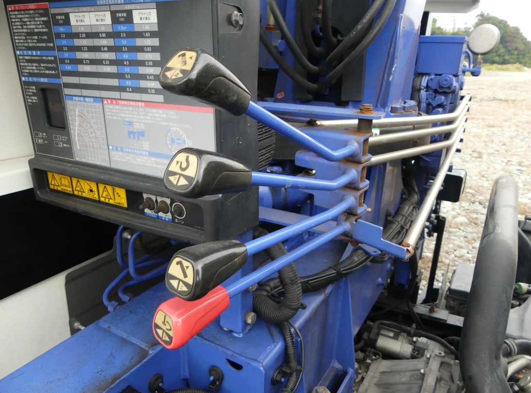いすゞ エルフ 小型 クレーン付 3段 TPG-NKR85Rの中古トラック画像9
