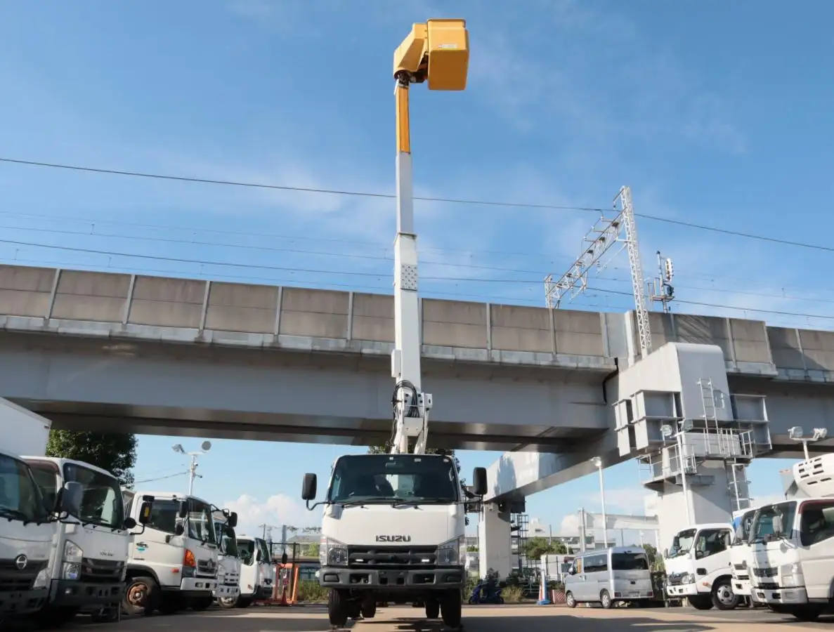 いすゞ エルフ 小型 高所・建柱車 高所作業車 電工仕様の中古トラック画像9