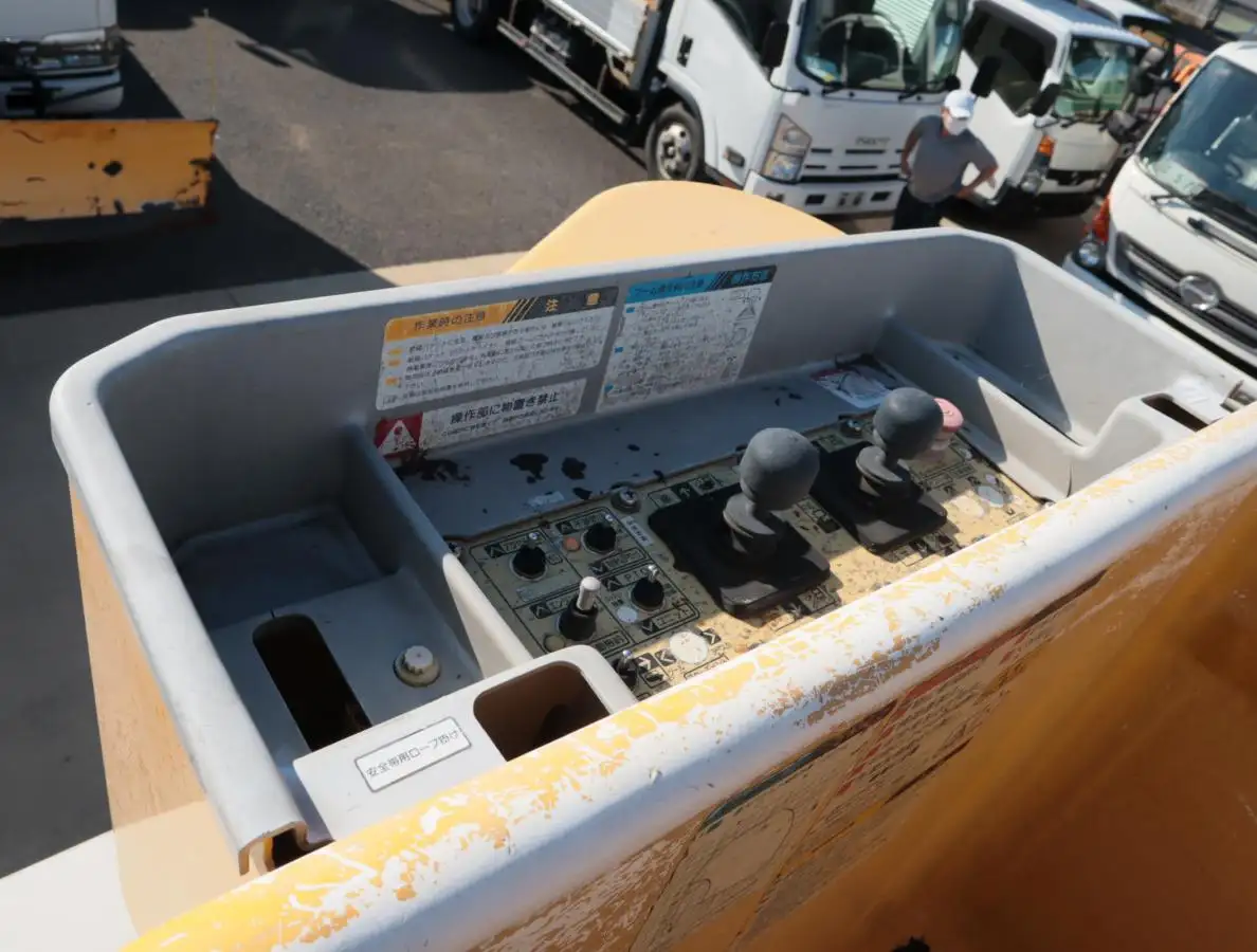 いすゞ エルフ 小型 高所・建柱車 高所作業車 電工仕様の中古トラック画像11