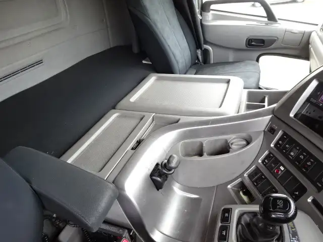 日産UD クオン 大型 ウイング ハイルーフ エアサスの中古トラック画像9