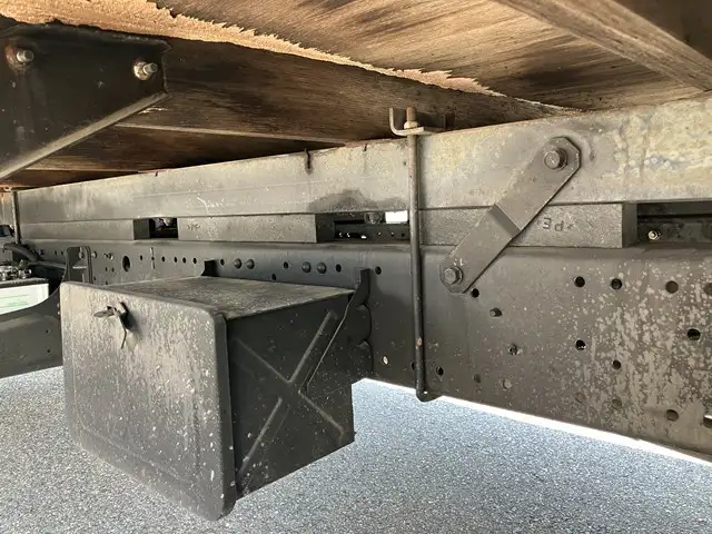 三菱 キャンター 小型 平ボディ パワーゲート KK-FE82EEの中古トラック画像16