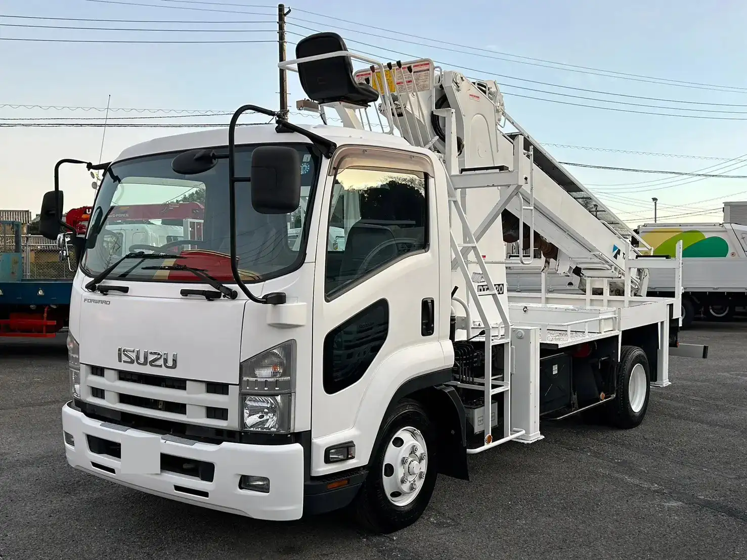 いすゞ フォワード 中型/増トン 高所・建柱車 建柱車 SKG-FRR90S1の中古トラック画像1