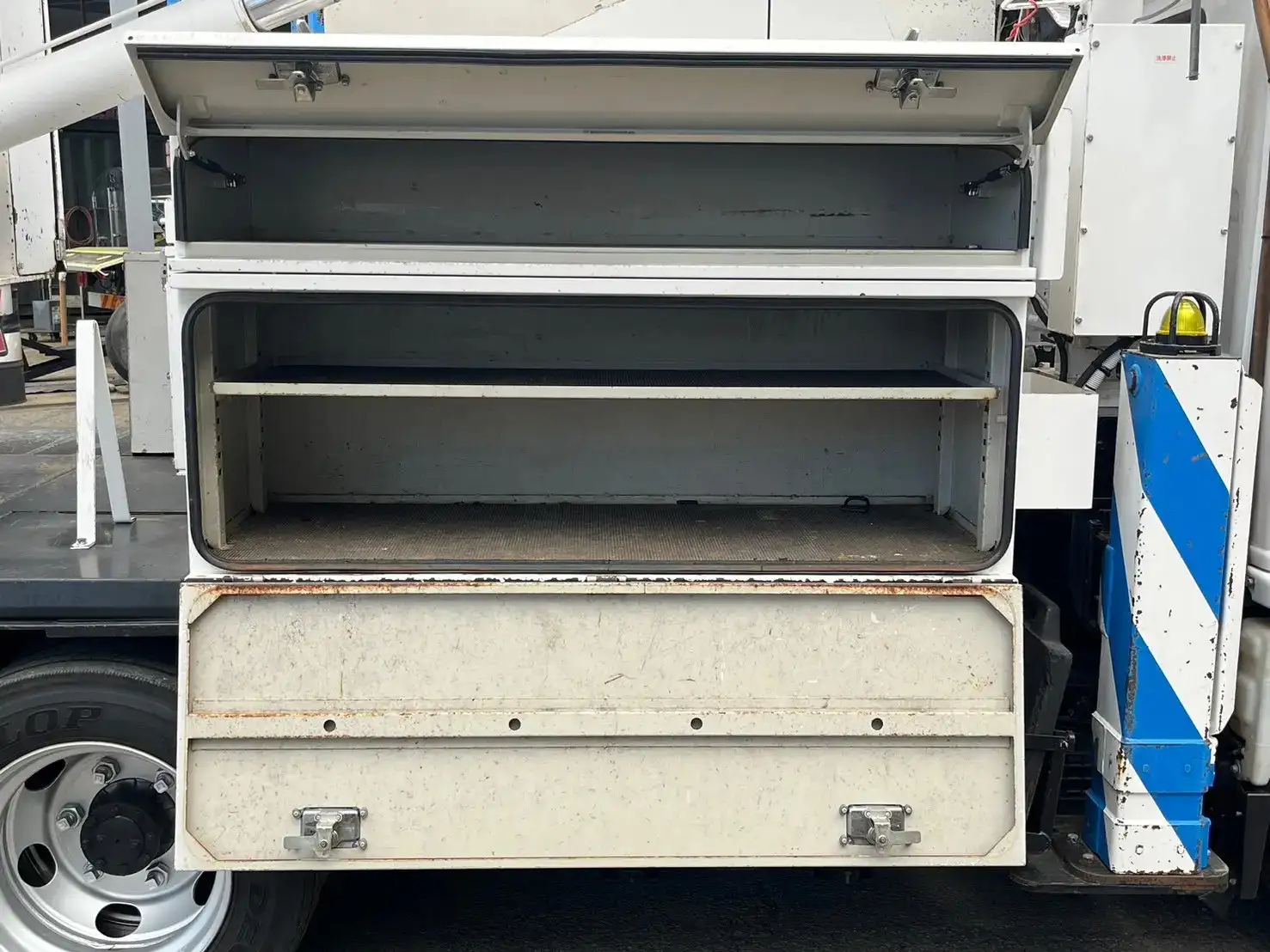 いすゞ エルフ 小型 高所・建柱車 高所作業車 電工仕様の中古トラック画像6