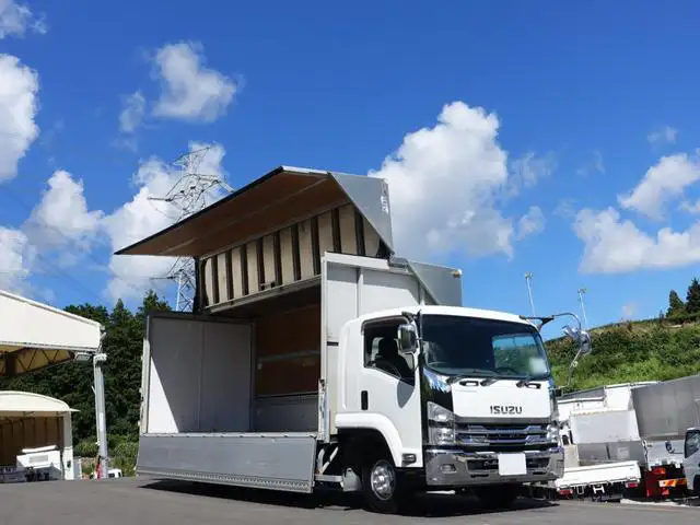 いすゞ フォワード 中型/増トン ウイング エアサス ベッドの中古トラック画像1