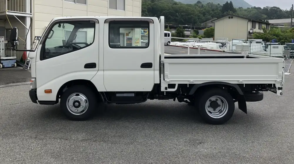 トヨタ ダイナ 小型 平ボディ Wキャブ(ダブルキャブ) TKG-XZU605の中古トラック画像3