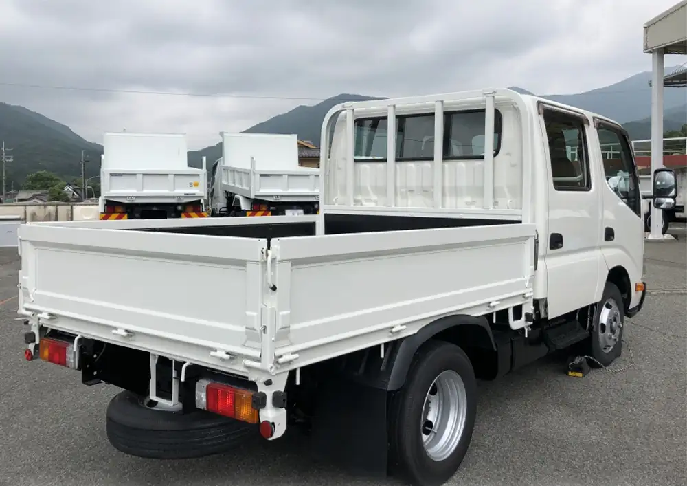 トヨタ ダイナ 小型 平ボディ Wキャブ(ダブルキャブ) TKG-XZU605の中古トラック画像4