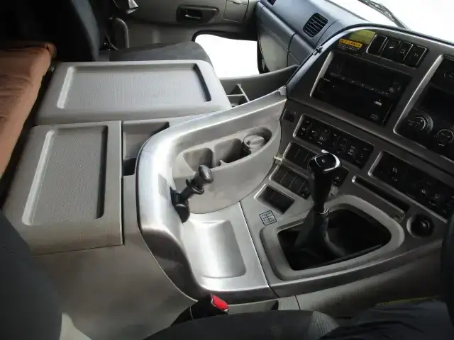 日産UD クオン 大型 クレーン付 アルミブロック 4段の中古トラック画像12