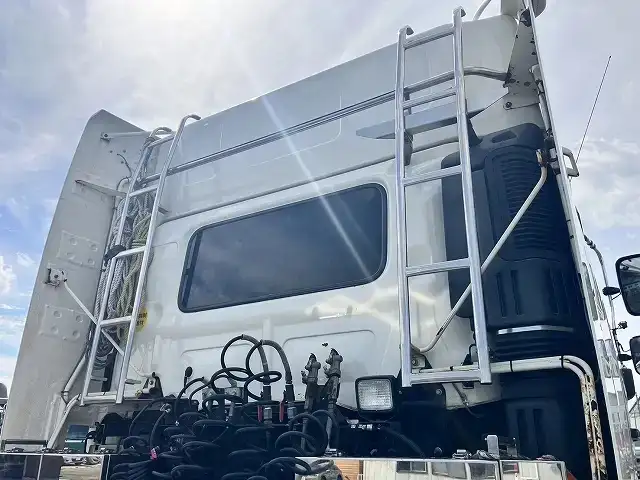 日野 プロフィア 大型 トラクター ハイルーフ 1デフの中古トラック画像4