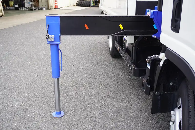 いすゞ エルフ 小型 クレーン付 4段 ラジコンの中古トラック画像9