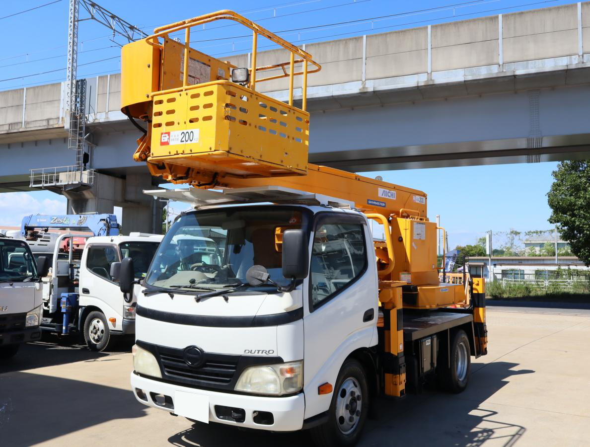 三菱 スーパーグレート 大型 ウイング エアサス ベッド の中古トラック【車両No.173766】