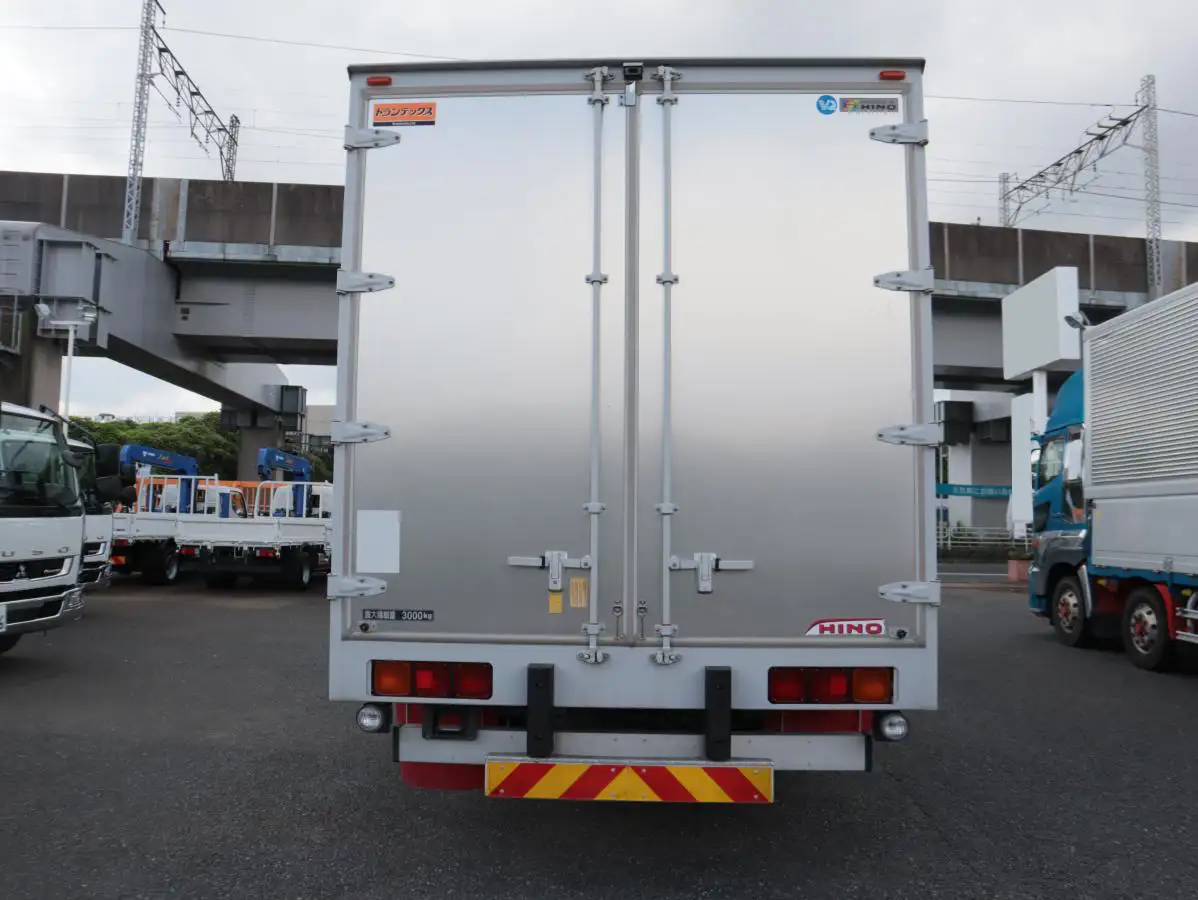 日野 レンジャー 中型/増トン ウイング ベッド TKG-FD9JLAAの中古トラック画像4