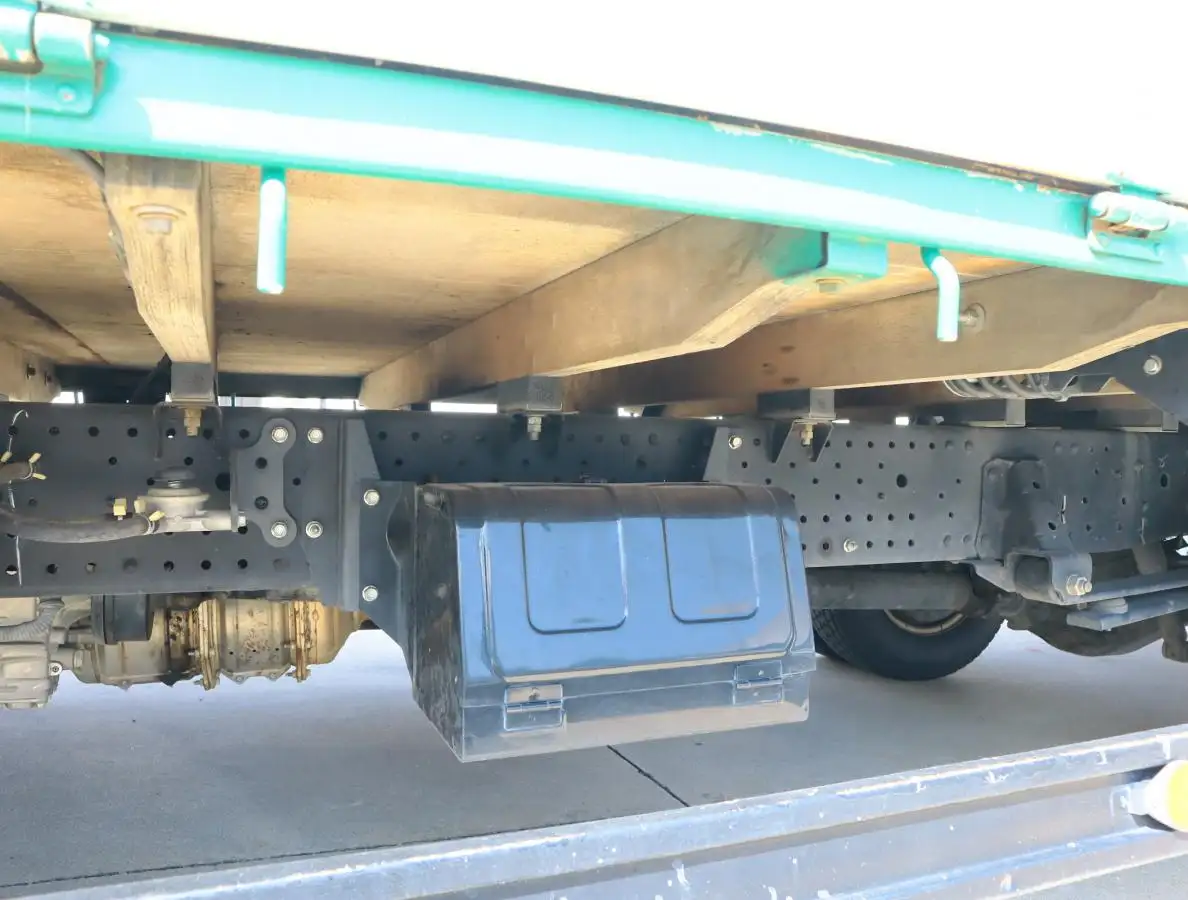 いすゞ エルフ 小型 平ボディ 床鉄板 TRG-NPR85ARの中古トラック画像9