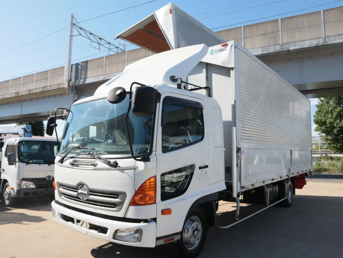 日野 レンジャー 中型/増トン ウイング ベッド BKG-FD7JLYAの中古トラック画像1
