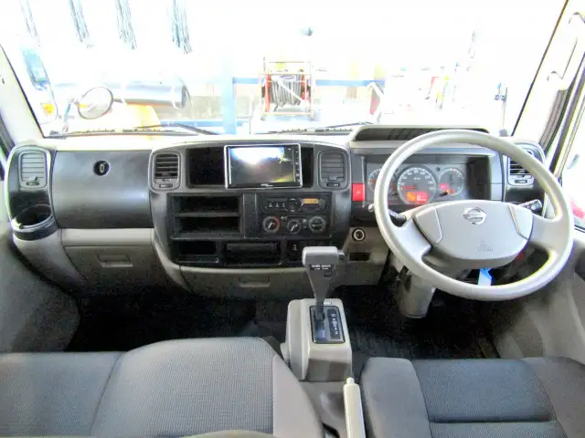 日産 アトラス 小型 平ボディ Wキャブ パワーゲートの中古トラック画像8