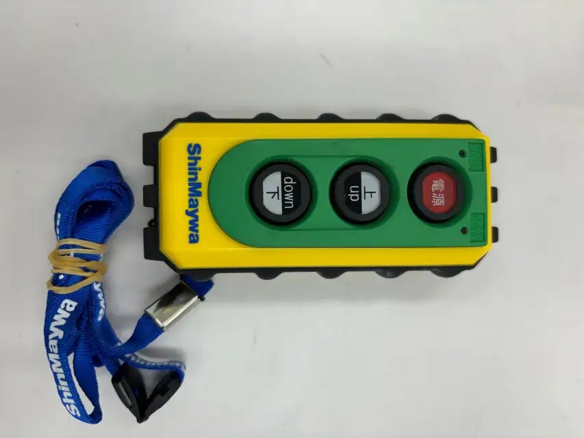 日産 アトラス 小型 平ボディ パワーゲート 床鉄板の中古トラック画像9