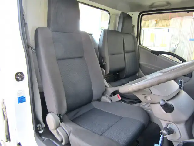 日産 アトラス 小型 平ボディ パワーゲート 床鉄板の中古トラック画像11