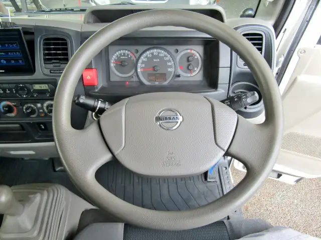 日産 アトラス 小型 平ボディ パワーゲート 床鉄板の中古トラック画像12