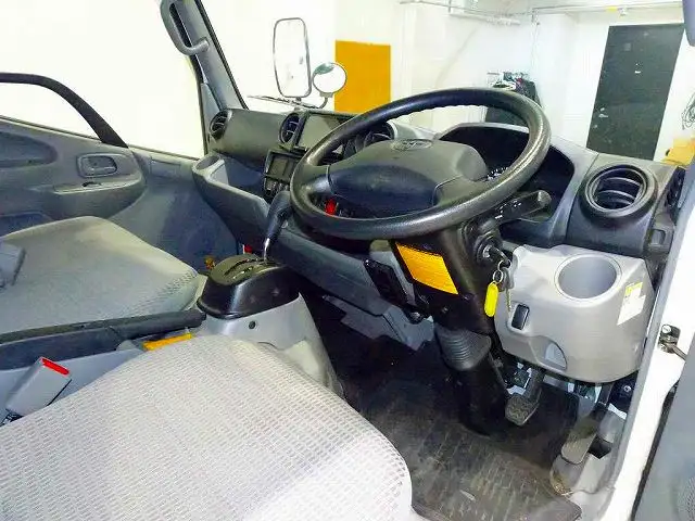 トヨタ ダイナ 小型 平ボディ Wキャブ LDF-KDY281の中古トラック画像8