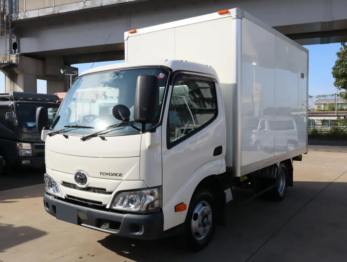 トヨタ トヨエース 小型 アルミバン シャッター式 2RG-XZU605の中古トラック画像1