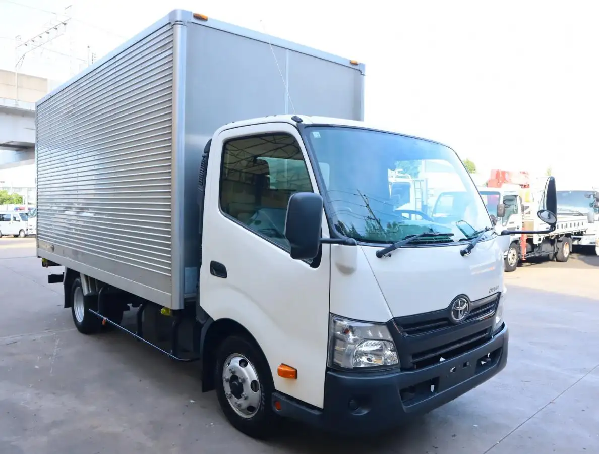 トヨタ ダイナ 小型 アルミバン サイドドア TPG-XZU712の中古トラック画像2