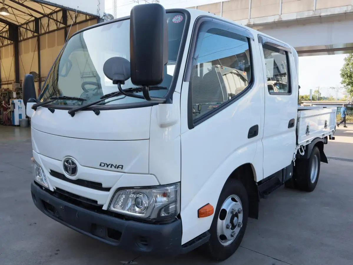 トヨタ ダイナ 小型 平ボディ Wキャブ 2RG-XZU605の中古トラック画像1