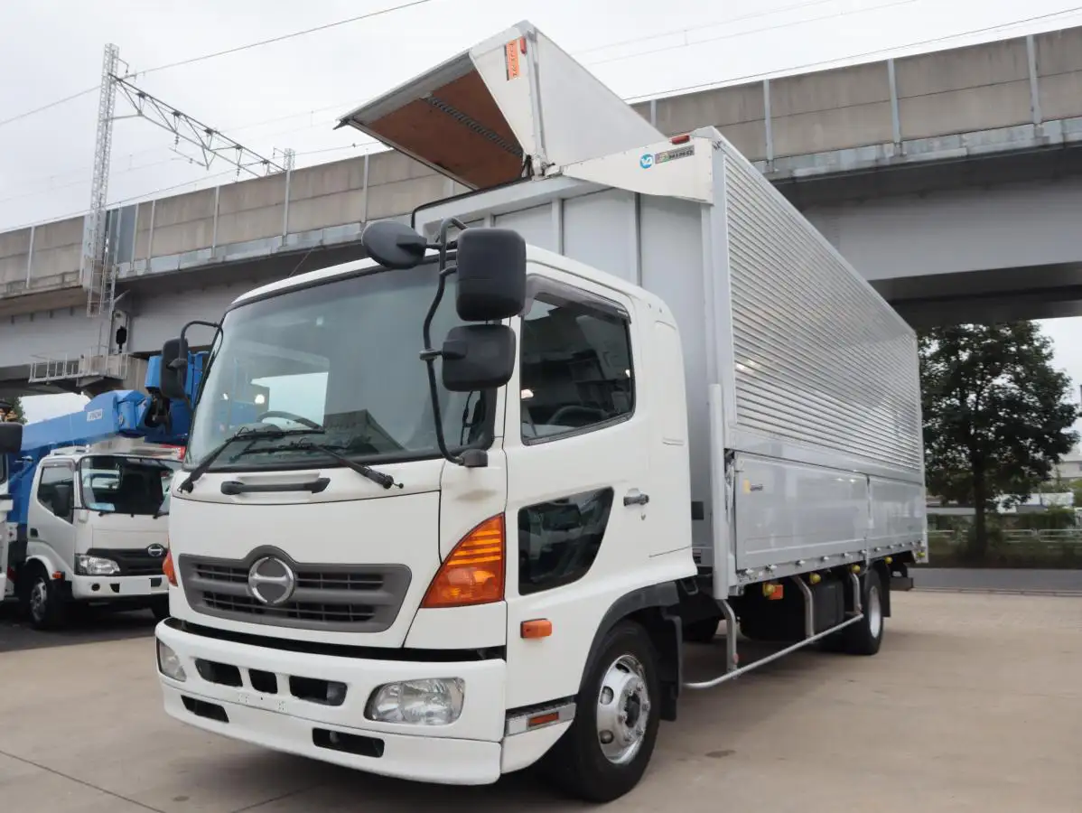 日野 レンジャー 中型/増トン ウイング ベッド TKG-FD9JLAAの中古トラック画像1