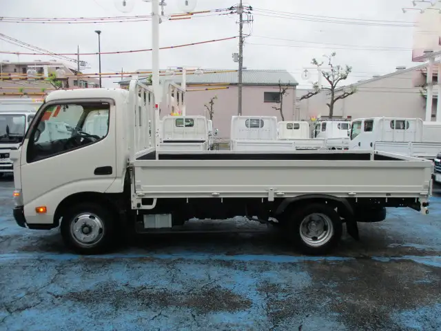 トヨタ ダイナ 小型 平ボディ TKG-XZU645 H27の中古トラック画像4