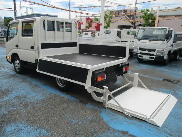 日野 デュトロ 小型 平ボディ Wキャブ パワーゲートの中古トラック画像8