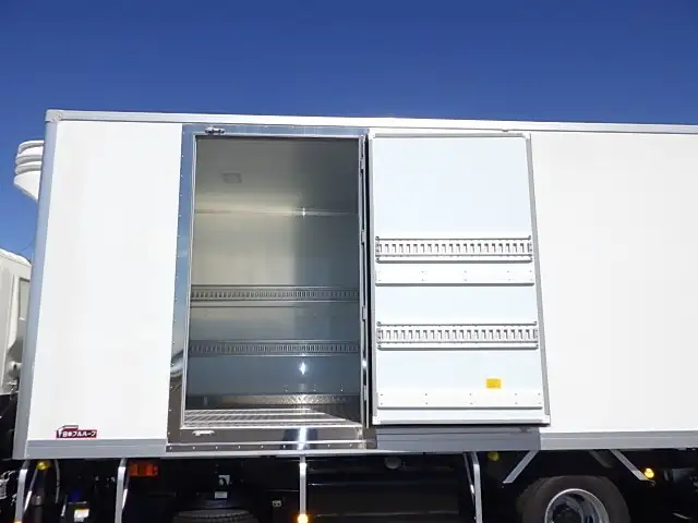 日野 レンジャー 中型/増トン 冷凍冷蔵 パワーゲート 床アルミの中古トラック画像8