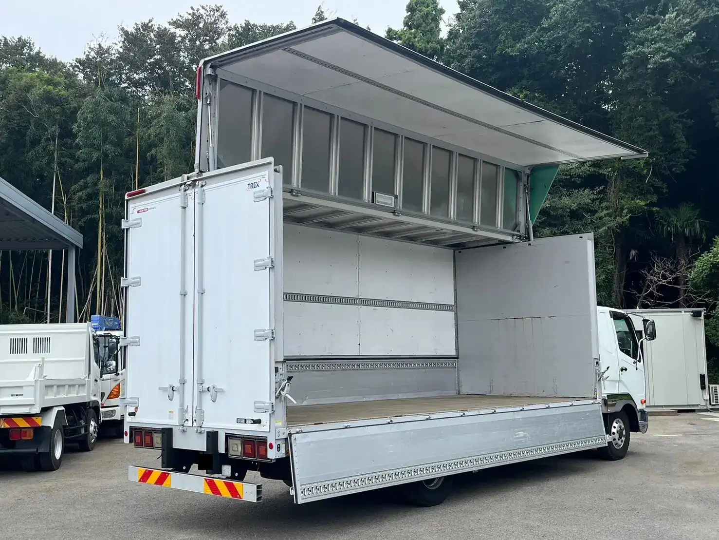 三菱 ファイター 中型/増トン ウイング エアサス ベッドの中古トラック画像12