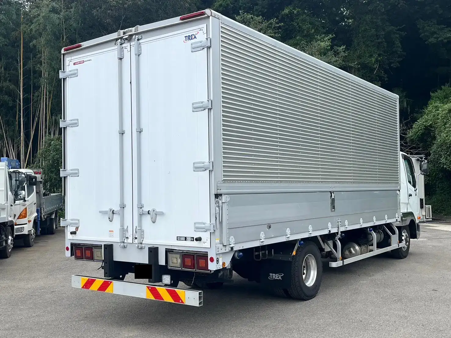 三菱 ファイター 中型/増トン ウイング エアサス ベッドの中古トラック画像3