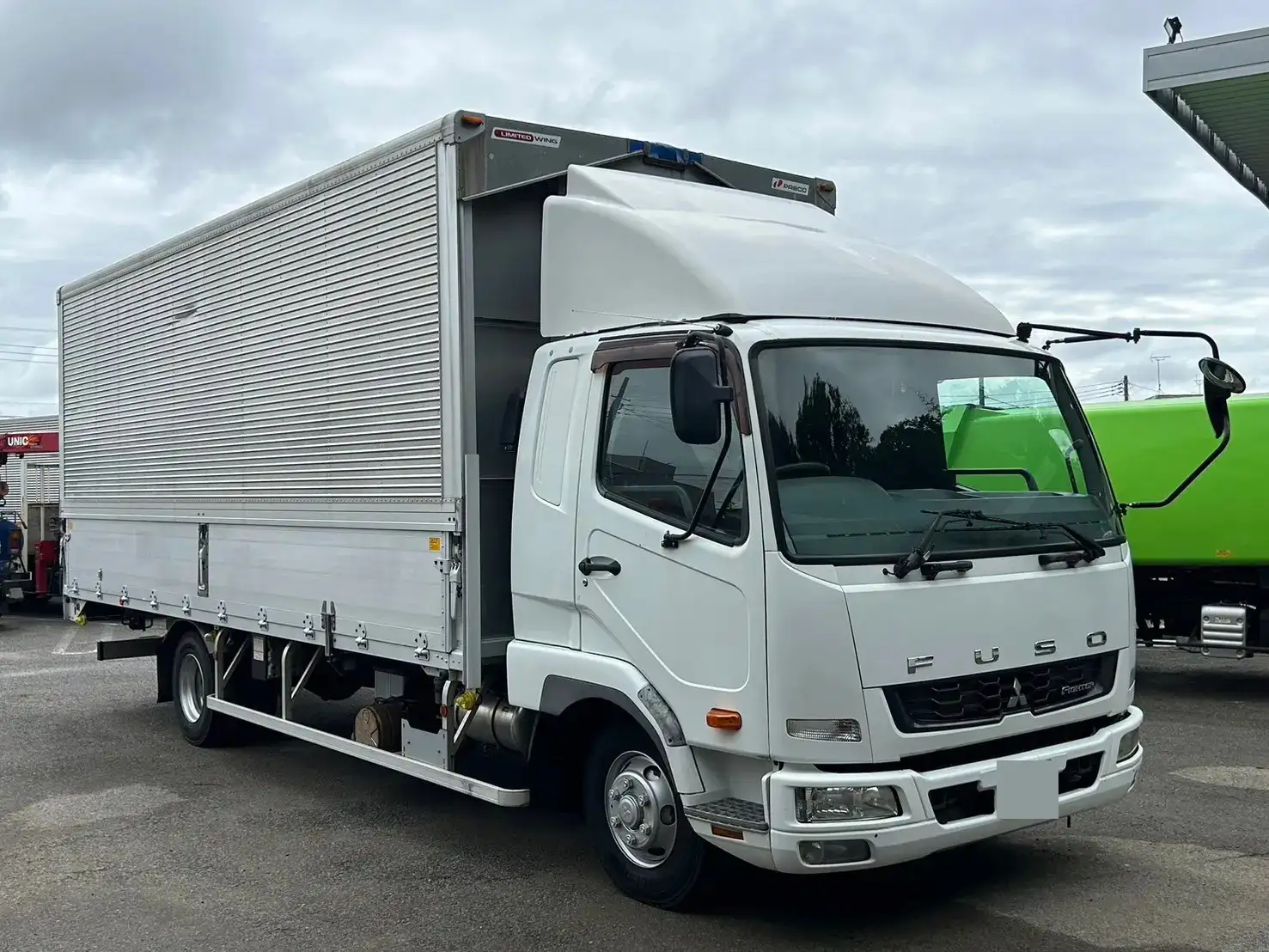 三菱 ファイター 中型/増トン ウイング ベッド TKG-FK61Fの中古トラック画像2