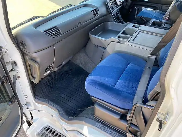 いすゞ ギガ 大型 ウイング エアサス ベッドの中古トラック画像13