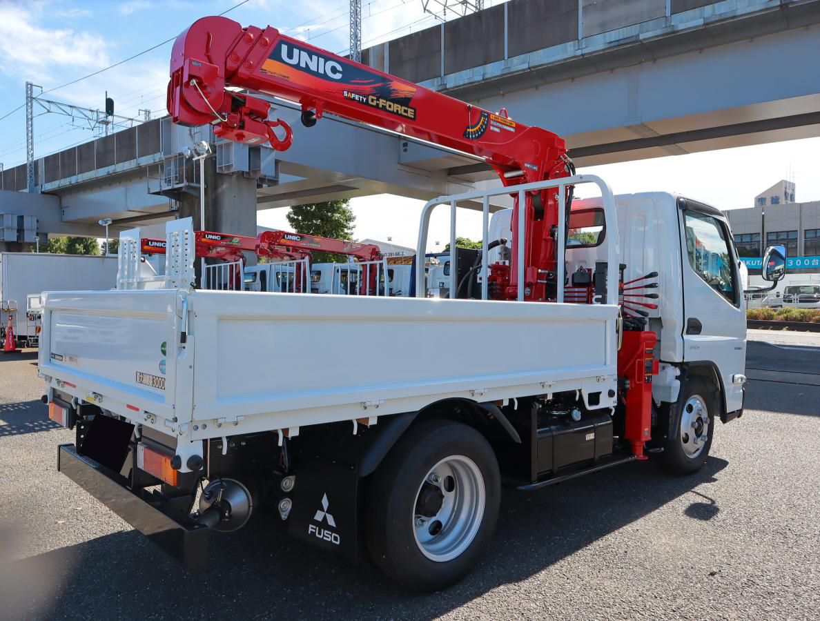 三菱 キャンター 小型 クレーン付 10尺 の中古トラック【車両No